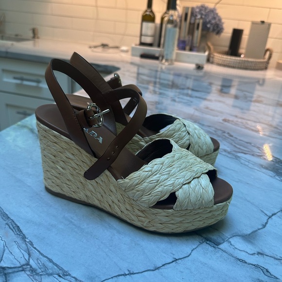 Prada rafia wedge worn once. Excellent condition no sign of wear - Picture 2 of 8